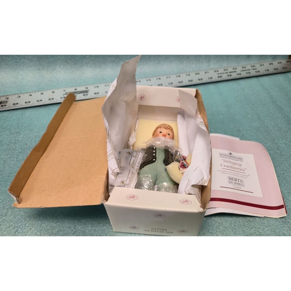 Ashton-Drake Berta Hummel Stringing Cranberries Christmas Doll Figurine 37224